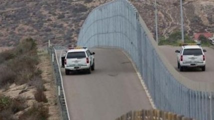 Трамп хочет взвинтить темп строительства стены на границе с Мексикой