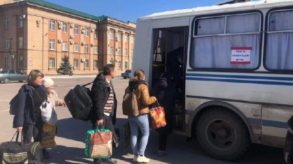 Из Рубежного и Кременной были эвакуированы еще 259 жителей – Гайдай