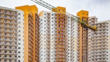 В Украине могут продлить договора аренды земли для зданий в эксплуатации