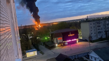 Пожар на нефтебазе после атаки дронов