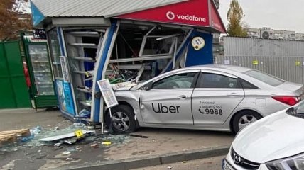 Стало известно, какой срок грозит водителю Uber, влетевшему на остановку в Киеве