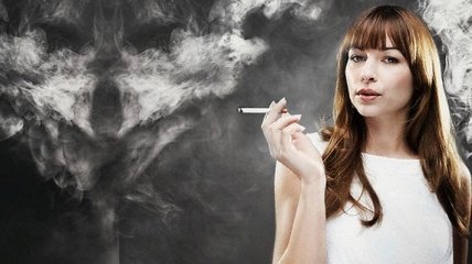 Курящие женщины имеют отклонение в организме 