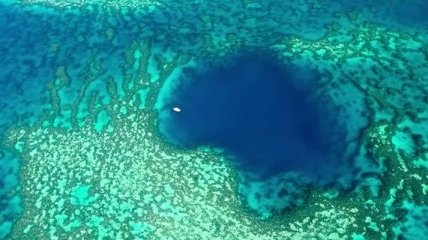 Около Большого Барьерного рифа обнаружили голубую дыру