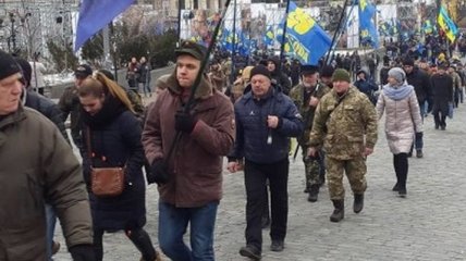 В Киеве проходит Марш национального достоинства (Онлайн)