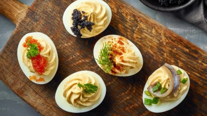 Аппетитные фаршированные яйца