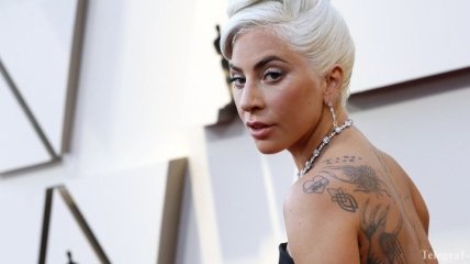 Леди Гага выпускает новую версию своего альбома "Artpop" без R.Kelly