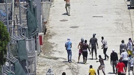 На Лесбосе мигранты подрались с полицией