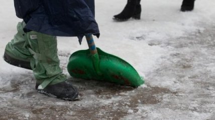 Армия предлагает убирать снег по заявкам