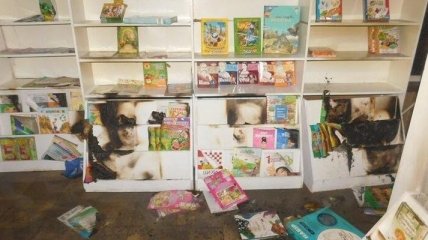 В Киеве напали на книжный магазин: избили продавца и подожгли лавку