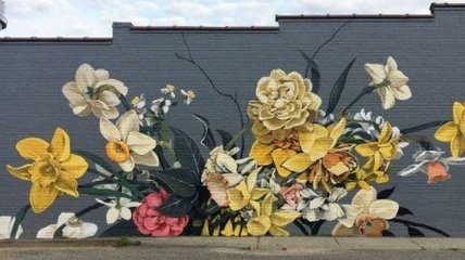 Талантливая художница превращает серые стены домов в цветущие сады (Фото)