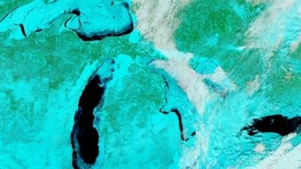 Легендарные озера Америки покрылись льдом