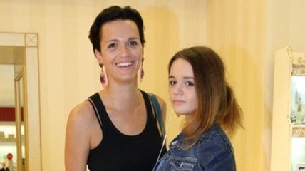 Певица Слава представила публике свою дочь