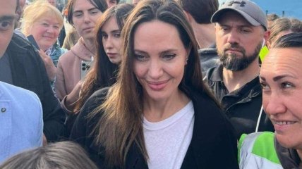 Анджелина Джоли в Украине