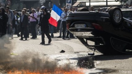 Премьер Франции обещает наказать виновных в беспорядках в Париже