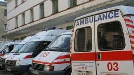 Двухлетний ребенок ушел из яслей и попал под колеса