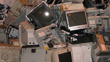 Новый способ переработки "электронных отходов": ученые научились создавать "обратимый" клей
