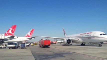 В аэропорту Стамбула столкнулись самолеты