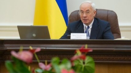 Азаров: Украина должна найти формы взаимодействия с ЕС и ТС