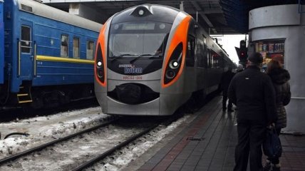 Пассажир подал иск против "Укрзализныци" за поломку Hyundai