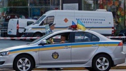 В Харькове в двух зданиях ищут взрывчатку