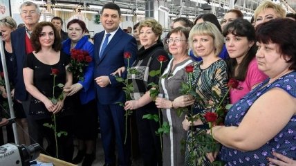 Премьер Гройсман поздравил женщин с восьмым марта