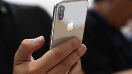 Apple возвращает iPhone X на прилавки магазинов