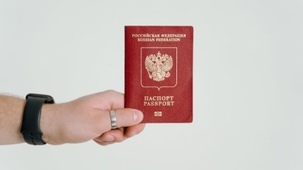 Паспорти росії потрібні, щоб люди могли заробляти