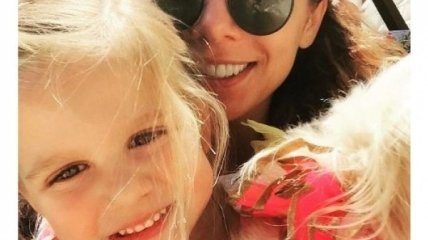 Анна Седокова в Instagram показала фото с Дня рождения дочери с бывшим мужем
