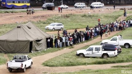 В Зимбабве проходит всенародный референдум