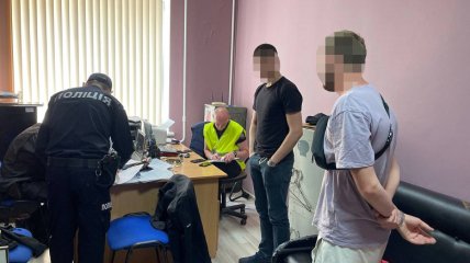 Полиция задержала киевлян, которые фотографировали работу ПВО