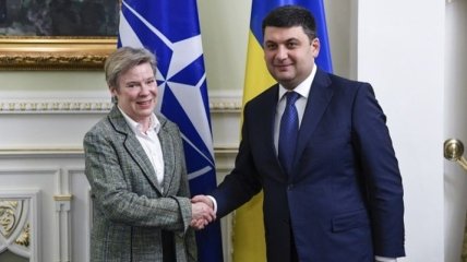 Гройсман: Украина надеется на новый уровень сотрудничества с НАТО