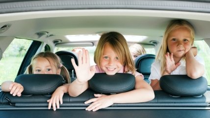 5 игр для детей в машине