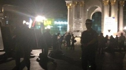 Неизвестные пытались снести палатки активистов на Майдане