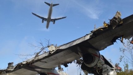 Катастрофа Ан-12: эксперты достали "черные ящики"