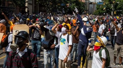 Протесты в Венесуэле: Власти задержали почти 3 тыс. человек