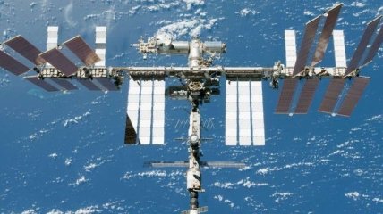 Экипажу МКС удалось избежать столкновения с обломком спутника