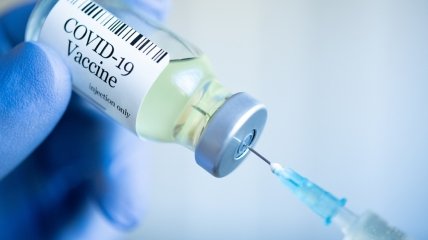 В Украине от коронавируса прививают 4 вакцинами.