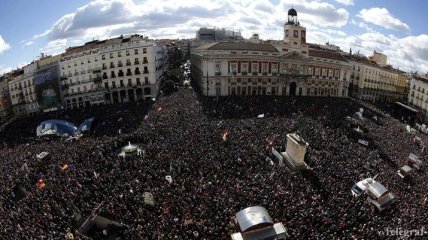 Десятки тысяч вышли на "Марш за смену" в Мадриде