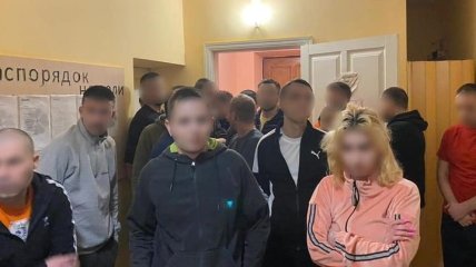 Похищали и пытали людей: в Киевской области разоблачили "реабилитационный центр" 