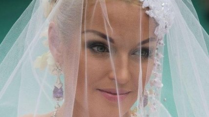 Анастасия Волочкова замечена в свадебном платье 