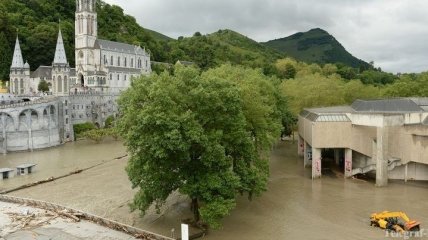 Во Франции из-за наводнения эвакуированы 2 тысячи человек