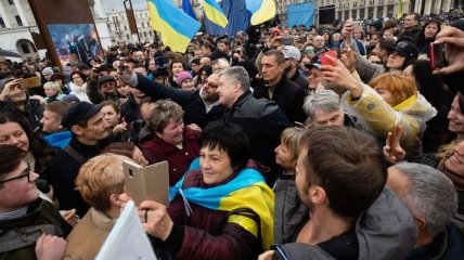 "Формула Штайнмайера": Порошенко тоже пришел на Майдан (Фото и видео)