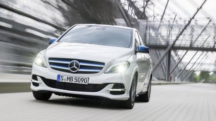 Mercedes-Benz рассекретила обновленную версию B-Class