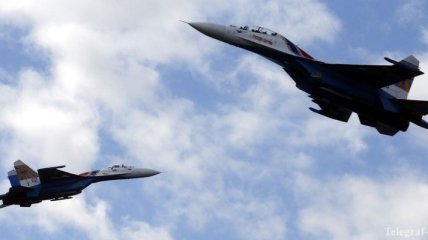 Пентагон обвинил ВКС РФ в "опасном сближении" Су-27 с RC-135U над Черным морем