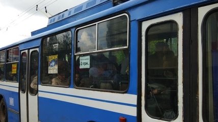 В Полтаве транспортный коллапс: люди штурмуют троллейбусы