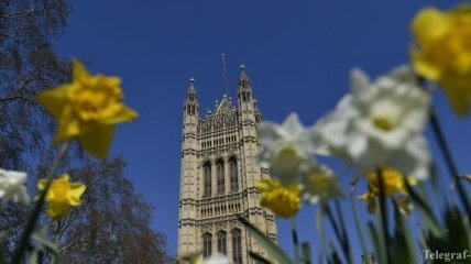 За 8 дней до Brexit: у парламента Британии протекла крыша