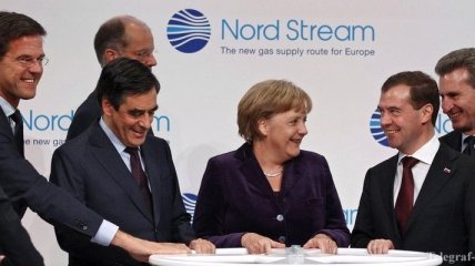 В партии Меркель выступили с требованием отказаться от "Северного потока-2"