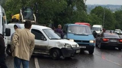 Масштабное ДТП во Львове: столкнулись сразу семь авто