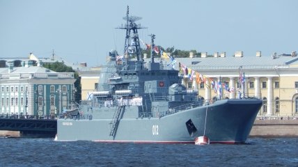 Корабль "Оленегорский горняк"