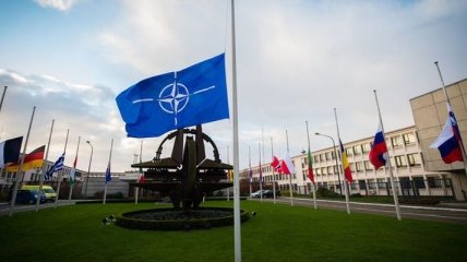 НАТО сможет размещать войска в Швеции